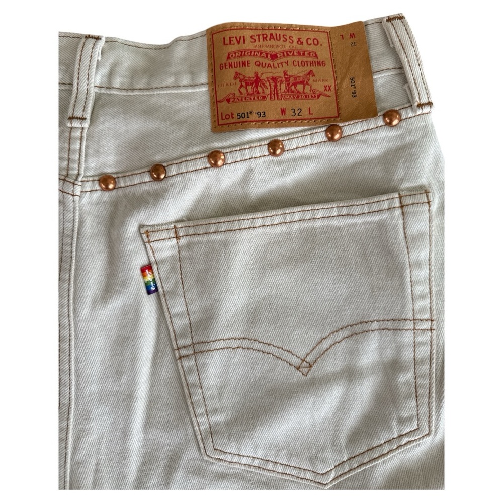 Levi's 501 '93 Cut-Off Rodeo Boots Short in Ecru Size 32 Pride Collection - Picture 3 of 7